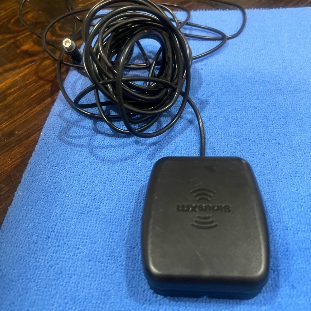 XM Radio with Home Kit - Picture 5 of 6